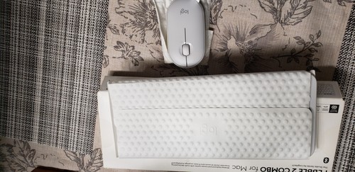 LOGITECH PEBBLE 2 COMBO WIRELESS KEYBOARD AND MOUSE 920-012201- WHITE Studio - Picture 7 of 8