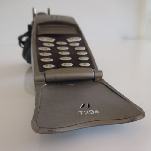 Téléphone mobile clapet ERICSSON T29S avec chargeur vintage design XX Suède N720 - Photo 9/12