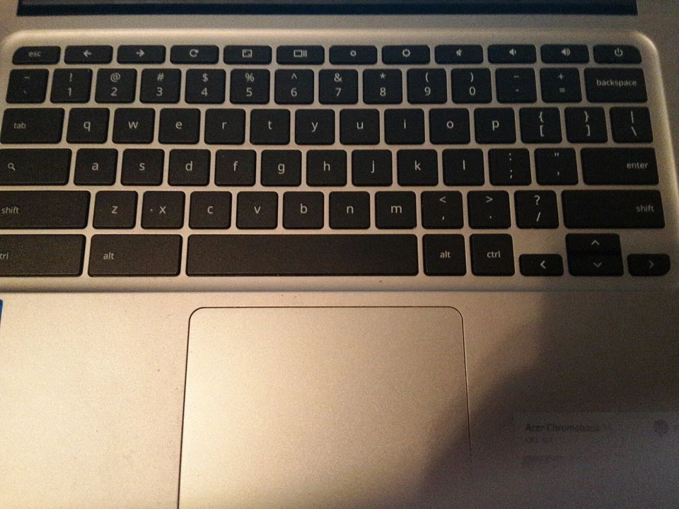 Acer Chromebook 14 CB3-431-C5FM 14 in Blue Case Included - Image 3 of 4