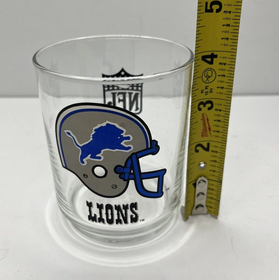 Vintage NFL Detroit Lions Football Logo Grey Helmet Drinking Glass