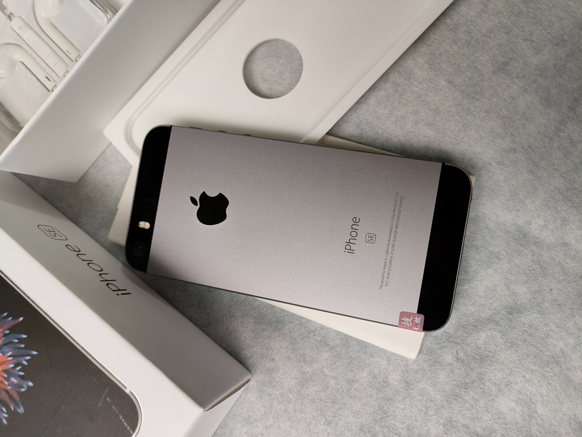 Very New Apple iPhone SE 1st Gen 128GB - Space Gray Very New Apple iPhone SE 1st Gen 128GB - Space Gray