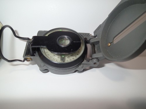Vintage Lensatic compass Made in Taiwan from Elliot's hardware Great condition - Picture 2 of 4