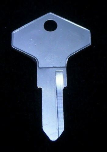 X92 RENAULT Door/Trunk KEY Blank fits 18i & R5 LeCar 1981-1983, Fuego 1984-1985 - Picture 2 of 5