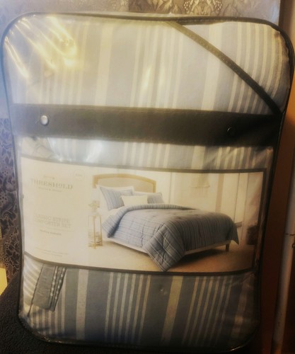 Threshold Classic Stripe Comforter Set Blue & White Stripes King size - Picture 5 of 8