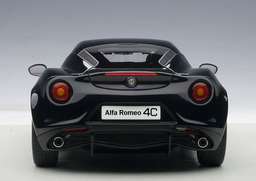 AUTOart - Alfa Romeo 4C 1:18 negro - Imagen 6 de 13