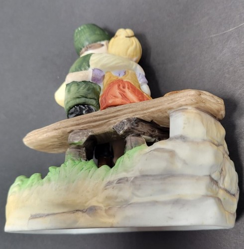 Vintage Figurine Girl and Boy on Bench Japan 1950’s - Picture 11 of 11