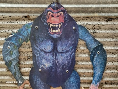 Decoración de gorila de papel articulado KING KONG troquelado de 24" de Halloween de colección temprana - Imagen 2 de 11