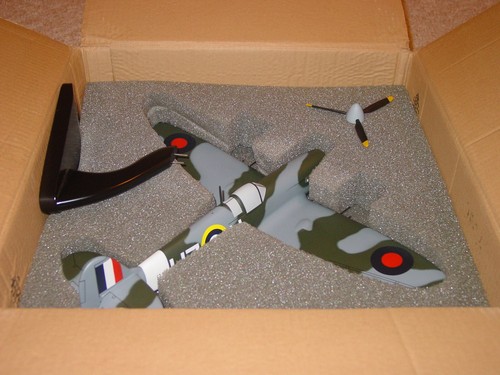 Supermarine Spitfire Mk.IIB RAF Mahogany Model Airplane w / Wood Base - Picture 11 of 11