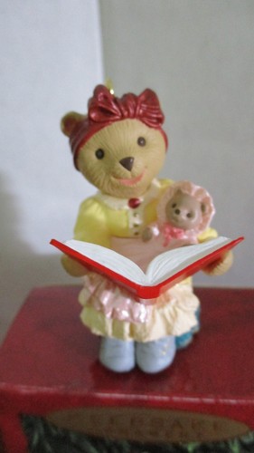 HALLMARK THE BEARERERS BEARNADETTE BEARINGER Adorno de Navidad ~NUEVO EN CAJA - Imagen 2 de 5