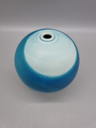 A Contemporary Studio Pottery Globe Vase, Unmarked. - Picture 6 of 12