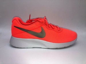 nike wmns tanjun