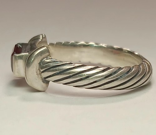 Vintage Sterling Silver And Garnet Ring Size 7 - Picture 2 of 5