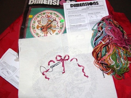 Dimensions Crewel Embroidery Beautiful Music Violin Trumpet Started - New - Picture 5 of 8