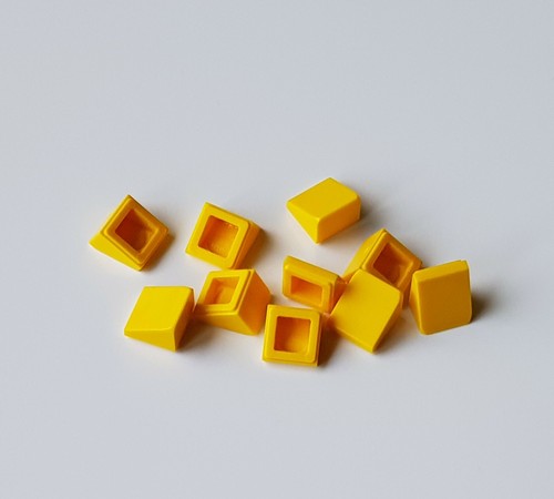 20 mattoncini Lego® nuovi 1x1x2/3 giallo 30 gradi 54200 4283095 4504381 nuovi - Foto 3 di 3