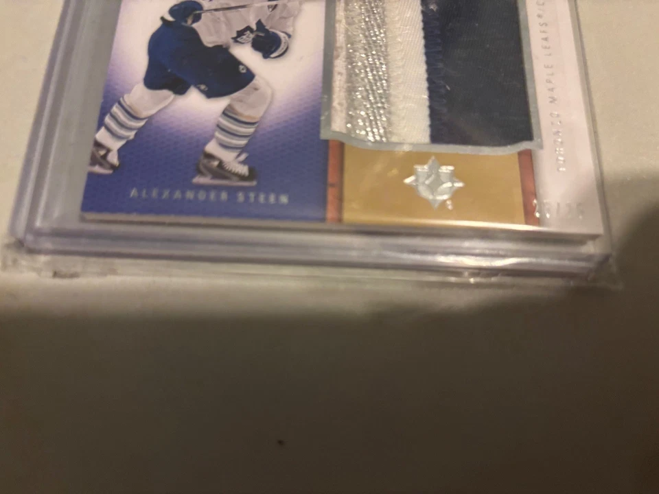 2007-08 UD Ultimate Collection Alexander Steen Premium Patches 3 Clr  /25 Leafs  - Image 2 of 3
