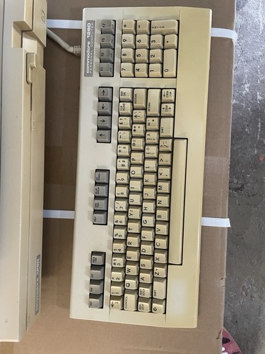 Commodore 128D Computer + 1084S Monitor + Tastatur + Kabel | C128D - Afbeelding 7 van 18