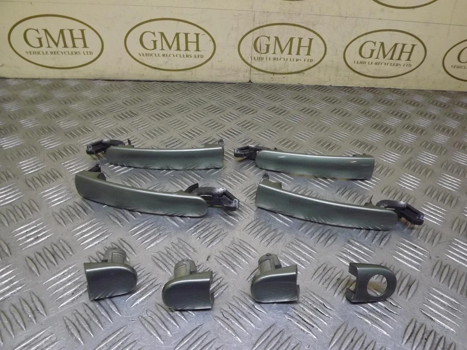 Volkswagen Passat Set Of 4 Outer Door Handle Silver Mk1 1997-2005D - Image 4 of 4