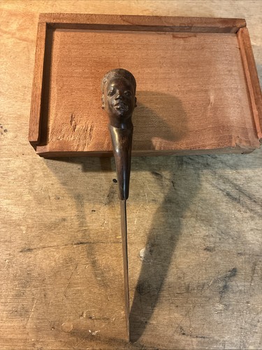 Vintage handgeschnitzte afrikanische Figur alte Figur Messer öffnet Umschläge guter Artikel - Bild 1 von 8