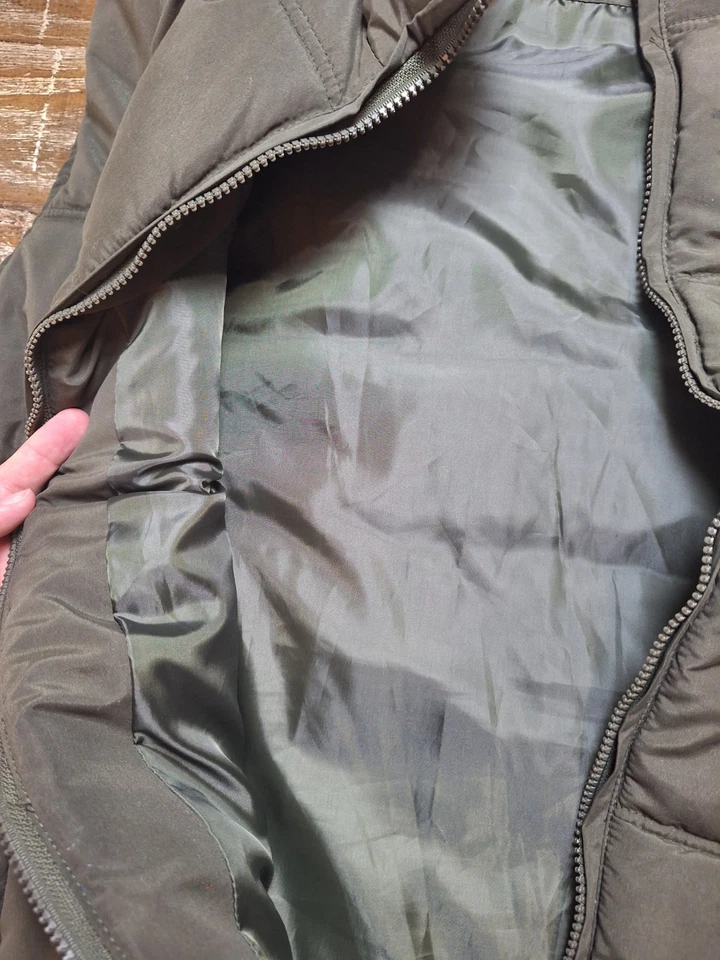 Field & Stream Men's XL Green Puffer Vest with Logo and Soft Colar Outdoor Wear - Image 4 of 4