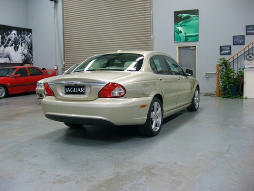 2009 Jaguar X-Type 2.1L V6 LE - Picture 7 of 24