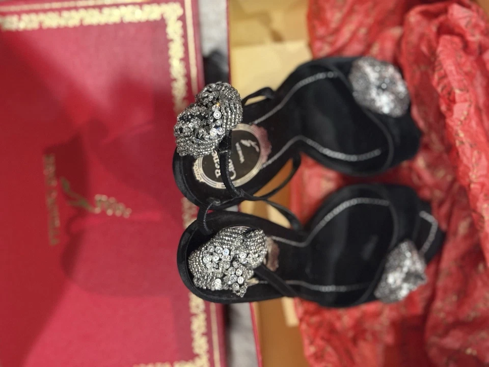 Sandalias Rene Caovilla RCAM1711B terciopelo negro, flor cristal joya, talla 37,5. Foto 4 de 4