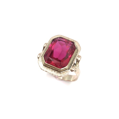 8kt Gold Ring synthetischer Rubin 333 Gelbgold 1.5 x 1.2cm Siegelring RW 62 - Bild 7 von 15