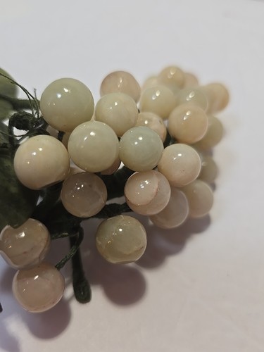 Grape Cluster Vintage Mcm Jade Carved Polished Stone Glass 2 - Picture 7 of 12