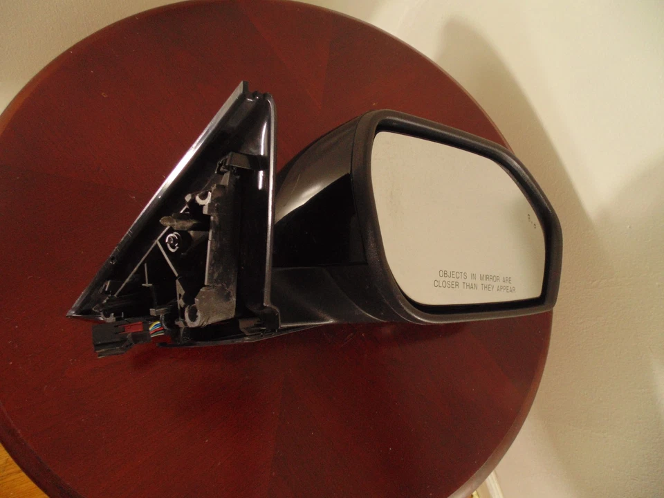 Espejo retrovisor lateral Ford Explorer 2020-2024 OEM punto ciego B5B17682D6650 dañado Foto 4 de 4