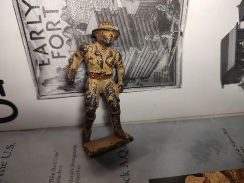 Grey Iron Italian Or English Desert Officer Toy Soldier - Picture 2 of 3