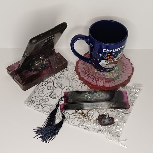 School/dorm table bundle coaster phone holder 2 bookmarks keychain geode maroon - Picture 4 of 17