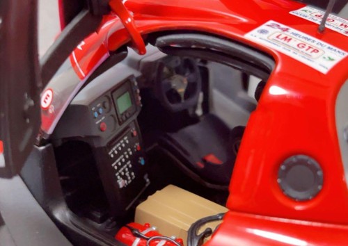 AUTOart 1/18 Toyota TS020 GT-One Le Mans 1999 #3 Collectible Model Car - Picture 5 of 7