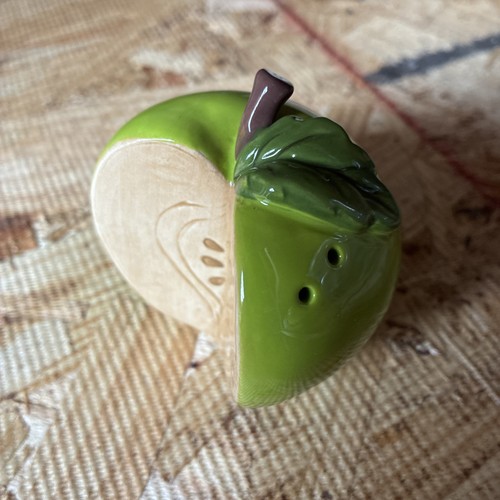 Cracker Barrel  Apple Salt & Pepper Shaker Set - Foto 4 di 7