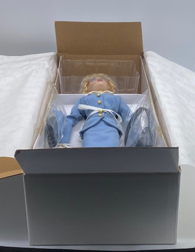 Muñeca Ashton Drake Gene Marshall, Champagne Flight, como nueva certificado de autenticidad totalmente nueva en caja - Imagen 13 de 20