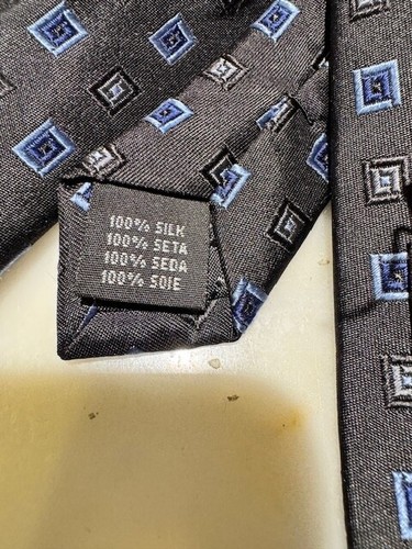 YVES SAINT LAURENT MENS TIE- Black with Geometric Pattern - Picture 3 of 4