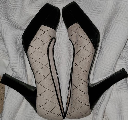CHANEL Vintage Size 37 Quilted Cap Toe Heels BEIGE Suede BLACK Patent PUMPS - Picture 5 of 23