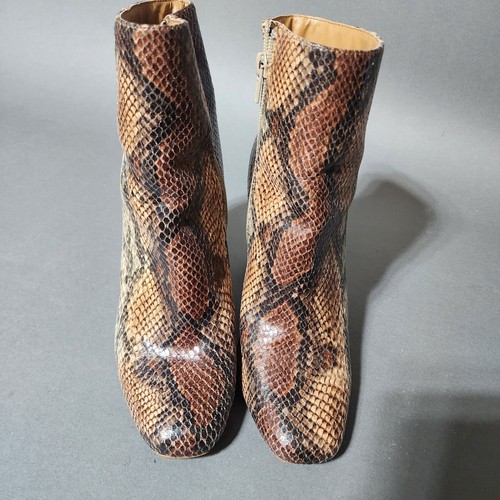 Size 6.5 Zigi Soho Women’s Harlan Ankle Boots Snake Print Pointed Toe - Picture 12 of 14