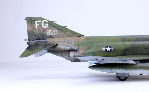 (Pre-Order) USAF F-4C Phantom Vietnam war 1:48 Pro Built Model - Picture 7 of 22