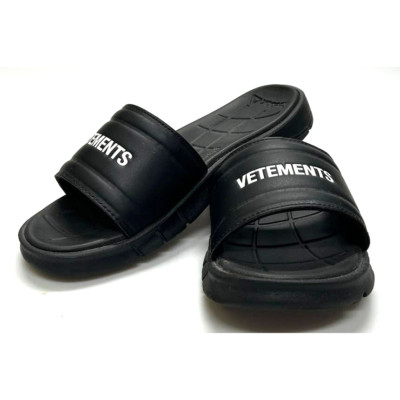 【関税&送料込】Vetements Black Rubber Slippers s-l400.jpg