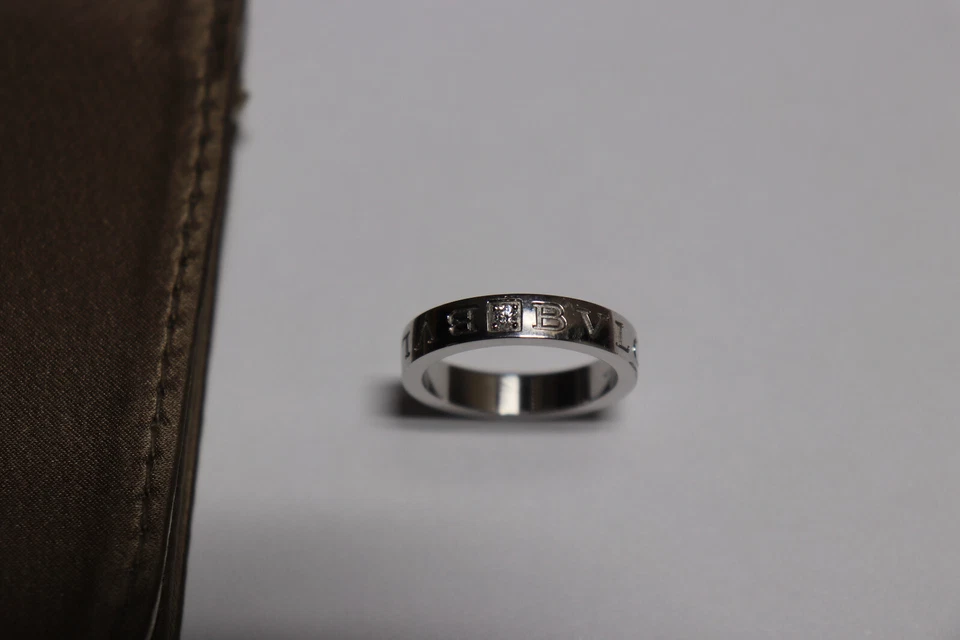 Кольцо BVLGARI B.zero1 из белого золота 18 карат с драгоценным камнем бриллиантом 0,04 карата Италия - Изображение 2 из 4