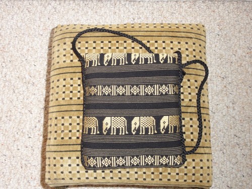 Silk Shoulder Purse Hand Made in Thailand - Picture 4 of 12