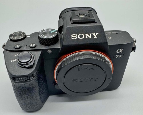 Sony a7 III (ILCE-7M3) 24.2MP - Mirrorless Black Camera - shutter count : 10,063 - Picture 2 of 10