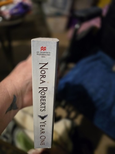 Nora Roberts Chroniken der Einen Trilogie - 2 Taschenbücher und 1 Hardcover - Bild 3 von 13