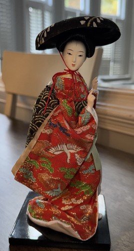 Vintage Geisha Doll Japan Porcelain Kimono Dressed In Silks 8 1/2"