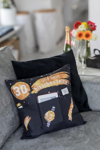Decorative pillow 30th birthday pillow with 3 pockets to fill yourself gift  - Picture 5 of 6