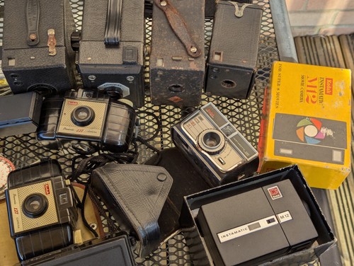 Job Lot Of Vintage Film Cameras, Accessories. Please Read - Picture 7 of 17