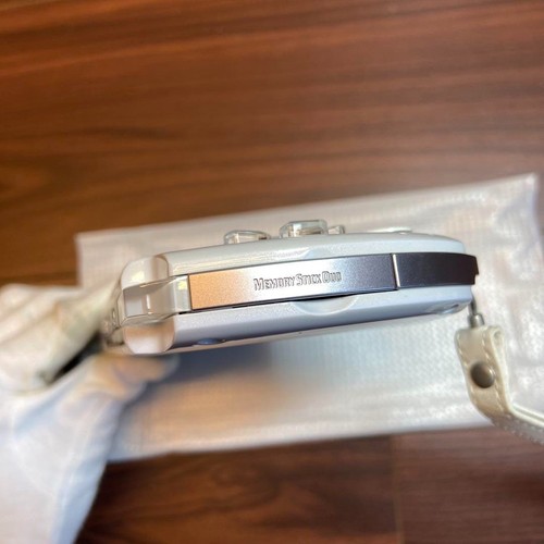 PSP 3000 Korpus, perlweiß 4604 aus Japan - Bild 17 von 20