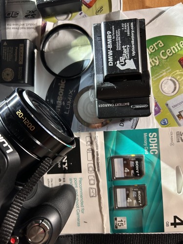 Panasonic Lumix DMC-FZ70 Digital Camera 16.1MP 60x Optical Zoom Tested Great - Picture 2 of 21