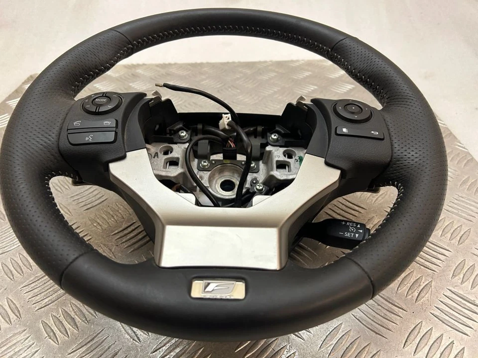 Lexus IS-F 2016 Lenkrad UTO57600 - Bild 4 von 4