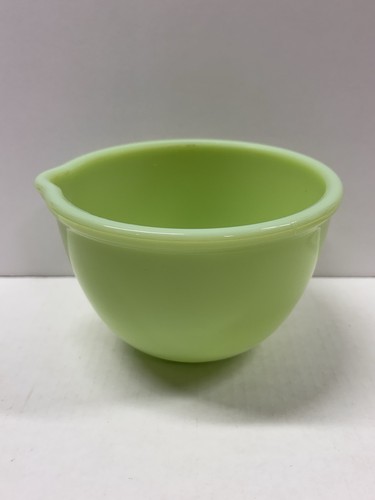 Vintage Jadeite Green McKee Glass Kitchenwear Mixing Batter Bowl Pour Spout - Picture 4 of 12