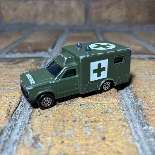 VTG ✅ Majorette ✅ Military Ambulance #255 ✅ Green Blue Lights ✅ 1990s 1:60 Scale
